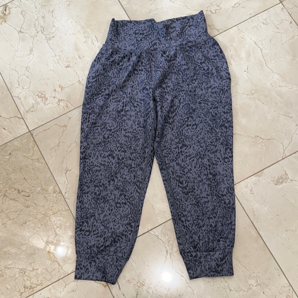 Athleta Gray Patterned Track Pants
